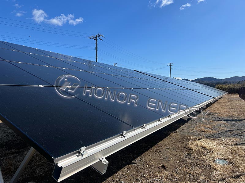 일본 센다이에서 700kW 태양광 지상 설치 시스템 프로젝트를 성공적으로 완료