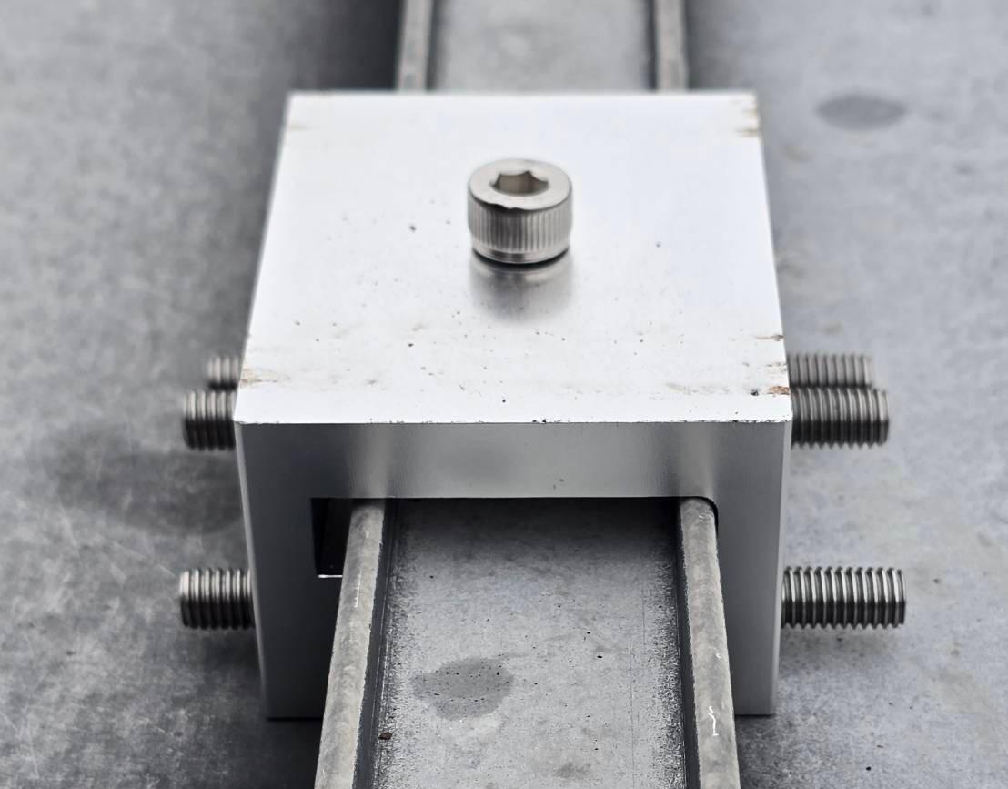 귀하의 지붕에 딱 맞는 제품: 새로운 지붕 클립잠금 장치가 생산 중입니다!