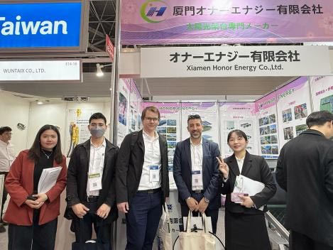 일본에 벚꽃이 피고 명예롭게 귀국